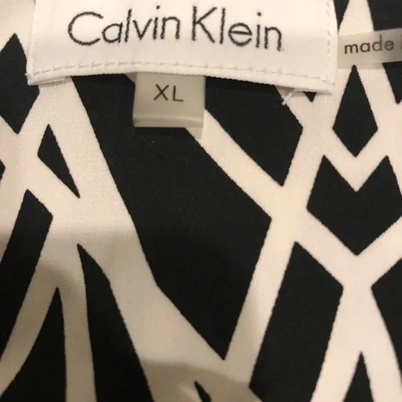 Women’s Cute Tank Top With Built In Bra - Picture 3 of 9